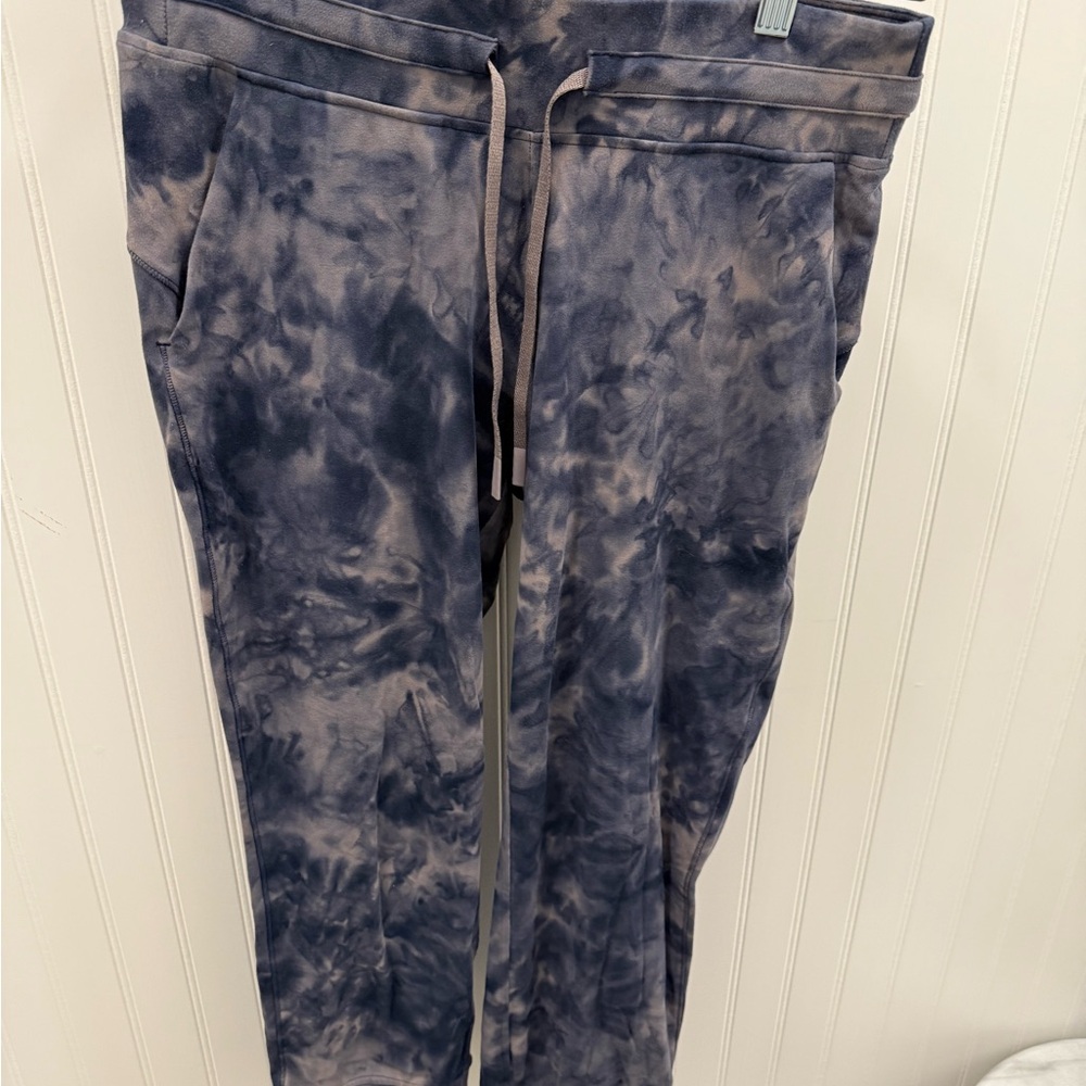 Lululemon Tie-Dye Crop Jogger Pants Size 6